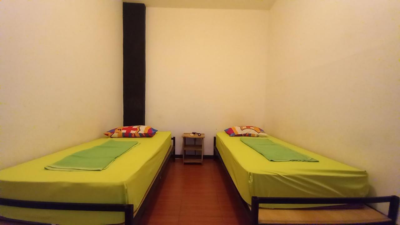 Dc Hotel & Hostel Labuan Bajo Exterior photo