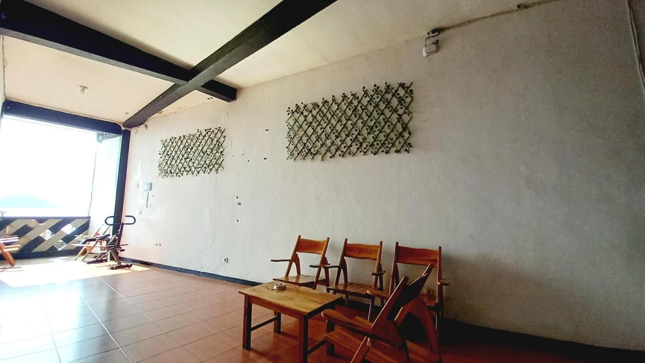 Dc Hotel & Hostel Labuan Bajo Exterior photo