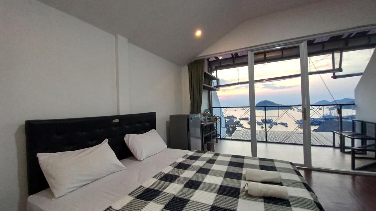 Dc Hotel & Hostel Labuan Bajo Exterior photo
