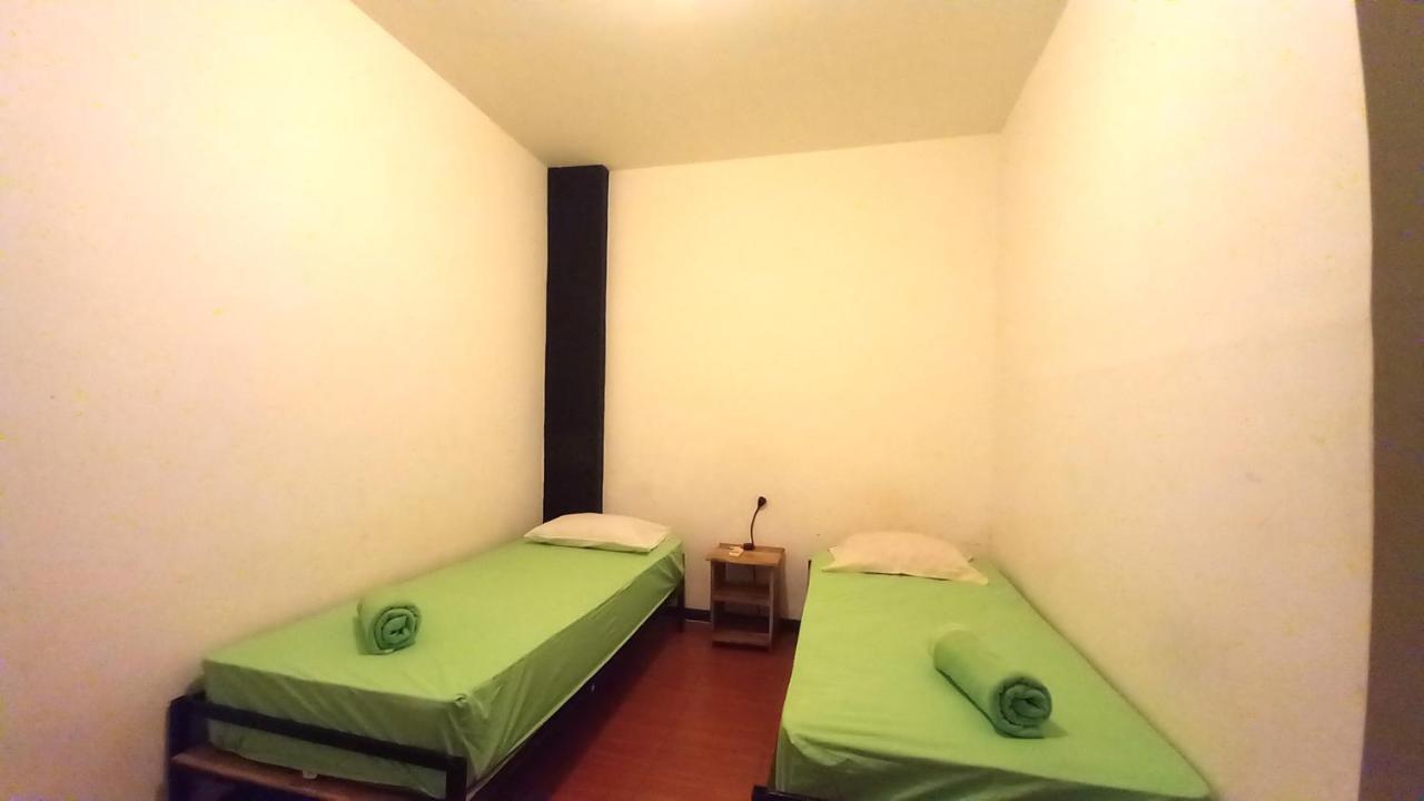 Dc Hotel & Hostel Labuan Bajo Exterior photo