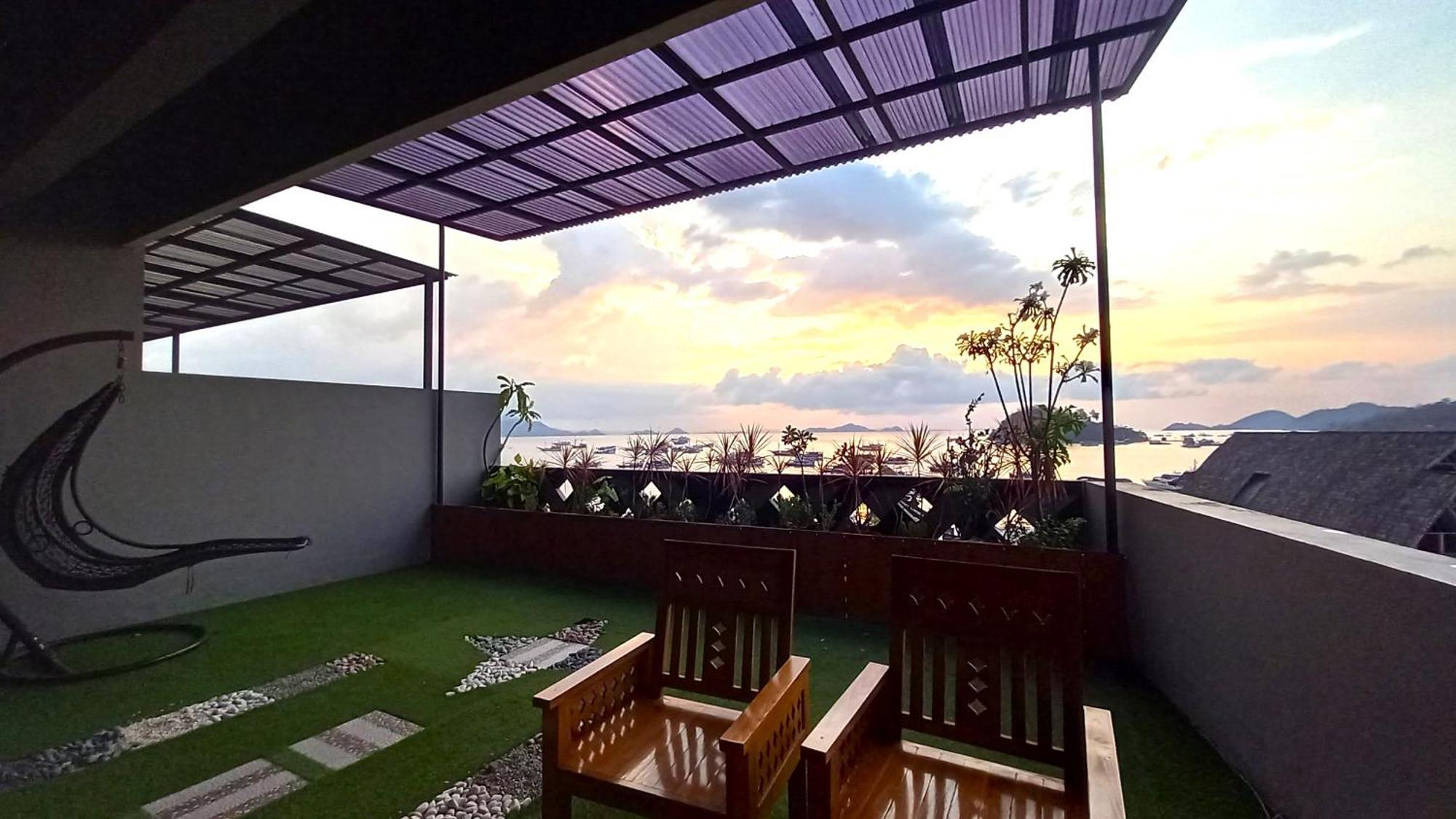 Dc Hotel & Hostel Labuan Bajo Exterior photo